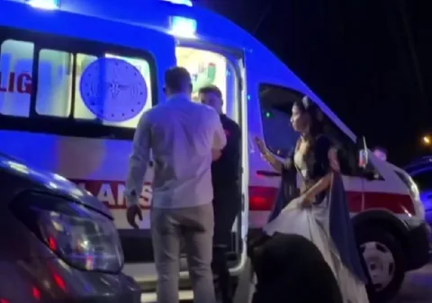 Düğünde Kavga...Gelin ve Damat Tarafı Birbirine Girdi!  Damat Dahil 3 Yaralı — haber görseli