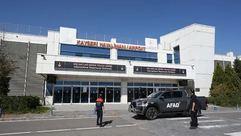 Kayseri Havalimanı'nın Eski Dış Hatlar Terminali AFAD Lojistik Üssü Oluyor — haber görseli