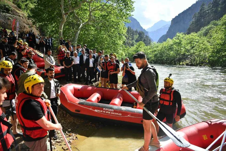 Zamantı Irmağı'nda "Rafting" Yarışının Startı Verildi — haber görseli