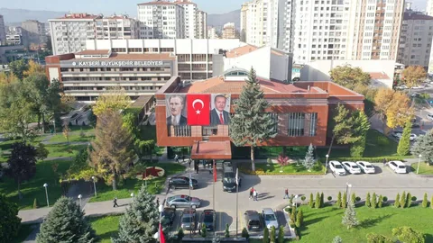 Kayseri Büyükşehir’de Yeni Görev Dağılımı Belli Oldu! Başkan Büyükkılıç’tan Sürpriz Atamalar — haber görseli