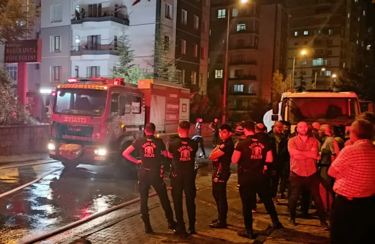 Talas Yenidoğan’da Çatı Alev Alev Yandı! İtfaiyenin Hızlı Müdahalesi Felaketi Önledi — haber görseli