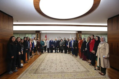 BAŞKAN BÜYÜKKILIÇ’TAN KADINLARA ÖZEL PROJELER — haber görseli