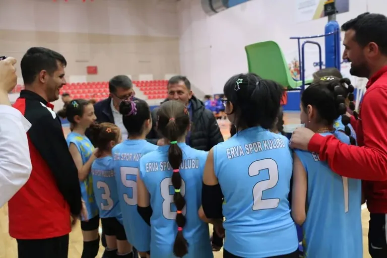 ERVA Spor Kulübü Voleybol takımı Yarı Finale yükseldi — haber görseli