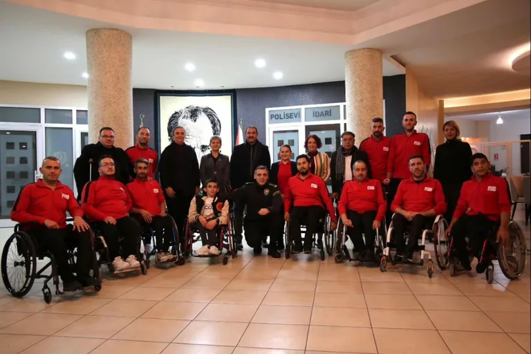 Atanur Aydın'dan Engelleri Sporla Aşanlara Anlamlı Ziyaret — haber görseli