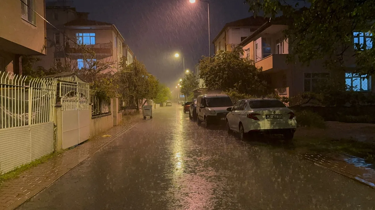 Kayseri'de Gök Gürültülü Sağanak Yağış Etkili Oldu — haber görseli