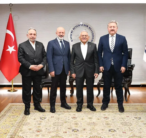 EMEKÇİNİN HAKKI TESLİM EDİLDİ! Kayseri Belediyelerinde Toplu İş Sözleşmeleri Uzlaşıyla Tamamlandı — haber görseli