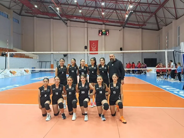 Erciyes Voleybol’dan 3-0’lık galibiyet! Hedef iki kategoride şampiyonluk — haber görseli