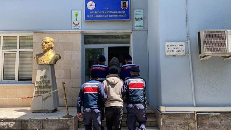 DEAŞ Terör Örgütü Üyesi Irak ve Suriye Uyruklu 2 Şüpheli Yakalandı — haber görseli