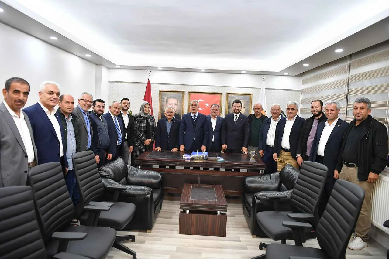 AK Parti Kayseri Milletvekili Akar ve Başkan Büyükkılıç, 3 İlçeye ziyarette bulundu — haber görseli
