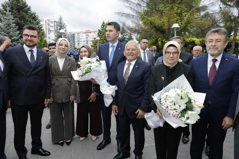 Bakan Kurum ve Bakan Yumaklı’dan Başkan Büyükkılıç’a Ziyaret — haber görseli
