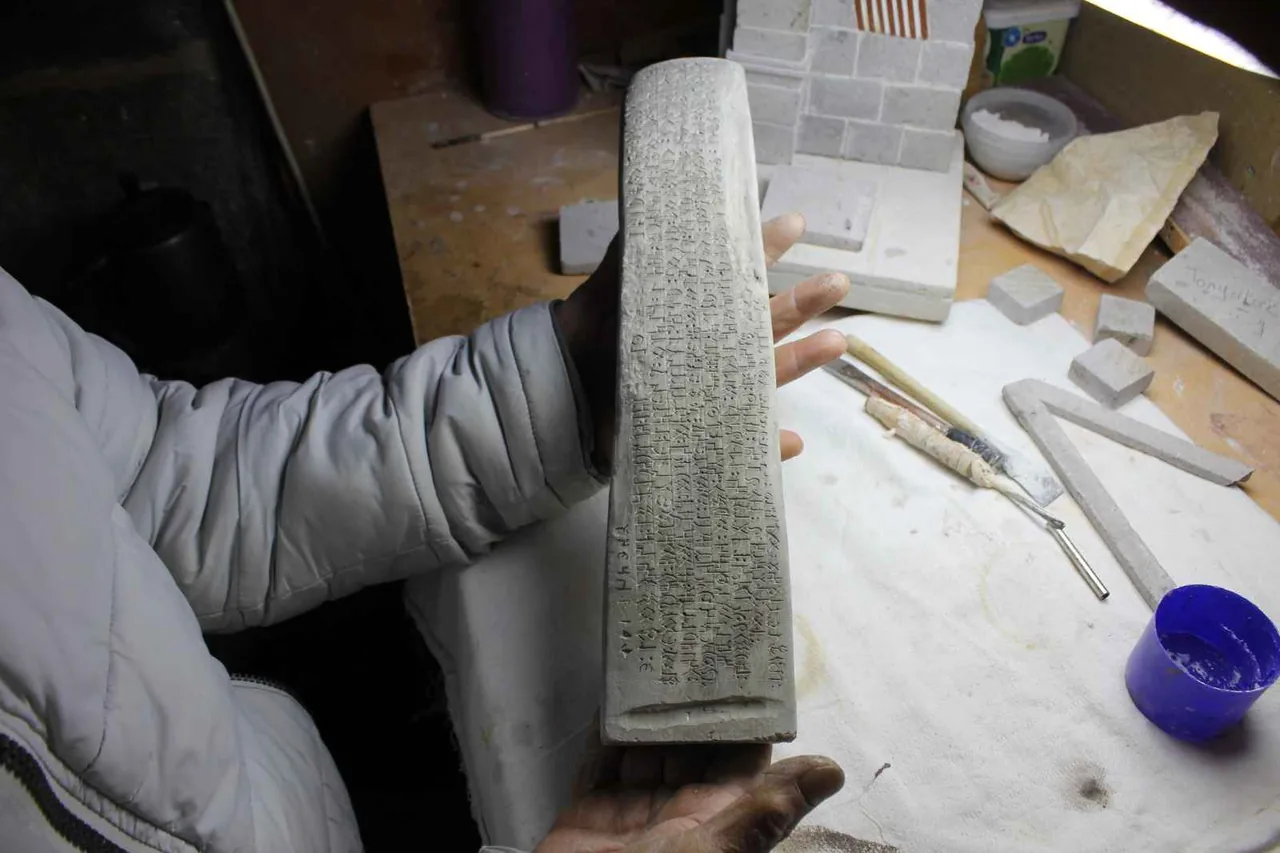 4 Bin Yıllık Tabletleri Günümüze Taşıyor: Kültepe Mirasını Kile İşliyor — haber görseli