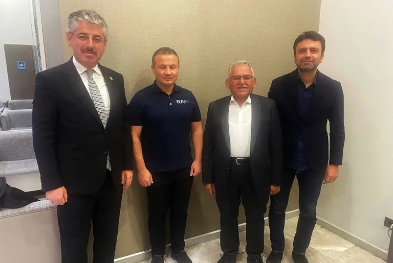 Başkan Büyükkılıç, İlk Türk Astronot Gezeravcı’yı ‘Bilim Şenliği’ne davet etti — haber görseli