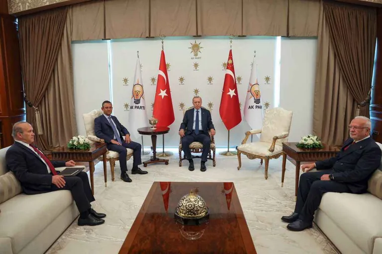 Cumhurbaşkanı Erdoğan 18 yıl sonra ilk kez CHP'yi ziyaret edecek — haber görseli