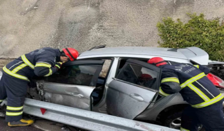 Niğde-Adana Otoyolunda  Kontrolden Çıkan Araç Korkuluklara Çarptı: 1 Yaralı — haber görseli