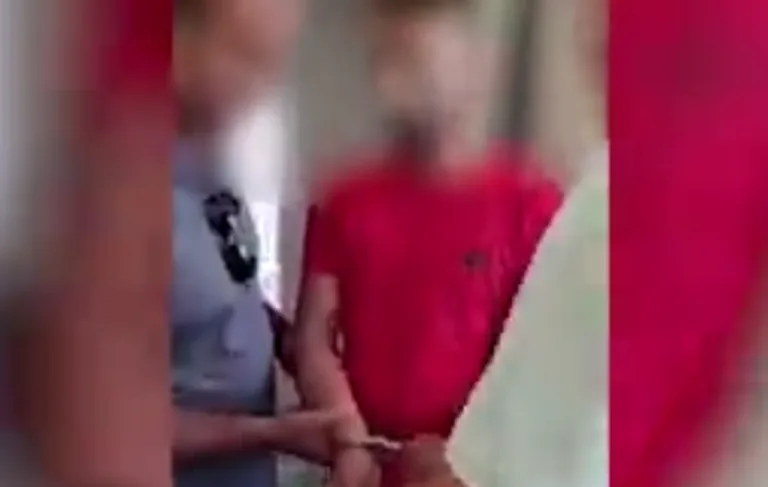 Firari Hükümlü, Gardıropta Yakayı Ele Verdi! 12 Yıl Cezası Bulunan M.S. Yakalandı — haber görseli