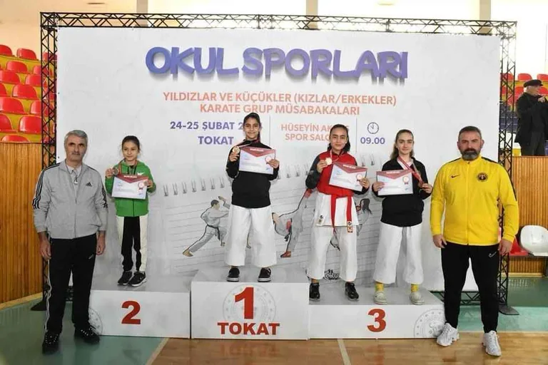 Kayserili karateciler 10 madalyayla döndü — haber görseli