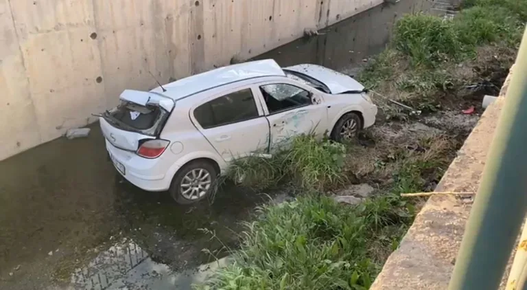 Kayseri'de Korkunç Kaza: Virajı Alamayan Araç Kanala Düştü — haber görseli