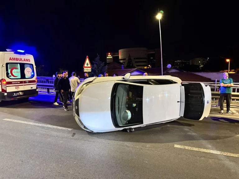 Kayseri’de İki Otomobil Çarpıştı: Araçlardan Biri Devrildi, 1 Yaralı — haber görseli