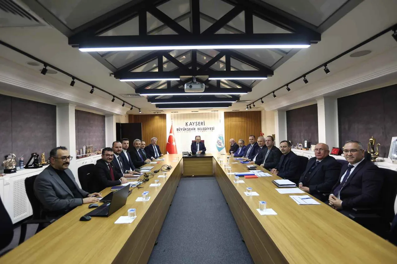 EMEKÇİNİN HAKKI TESLİM EDİLDİ! Kayseri Belediyelerinde Toplu İş Sözleşmeleri Uzlaşıyla Tamamlandı — haber görseli