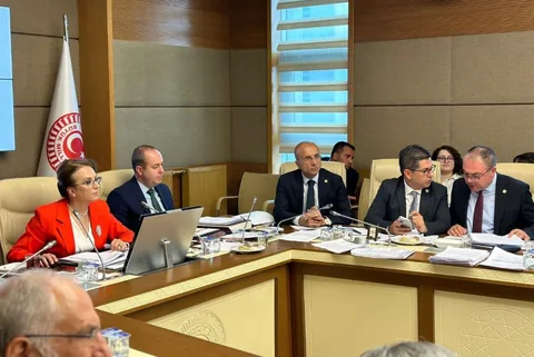 Aşkın Genç: Kanun Teklifi, öğretmenlerimizin taleplerine yanıt vermemektedir — haber görseli