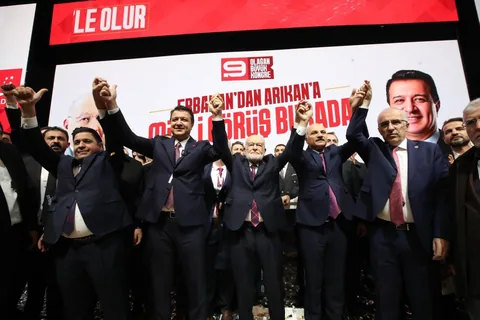 Saadet Partisi'nde yeni genel başkan Mahmut Arıkan — haber görseli