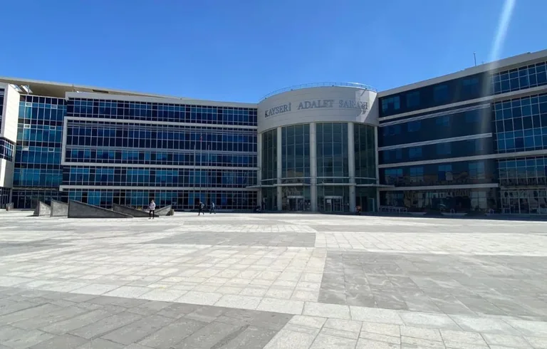 Kız Arkadaşının Telefonunu Yağmaladığı İddiasıyla Yargılanan Şahsa 1 yıl Hapis — haber görseli