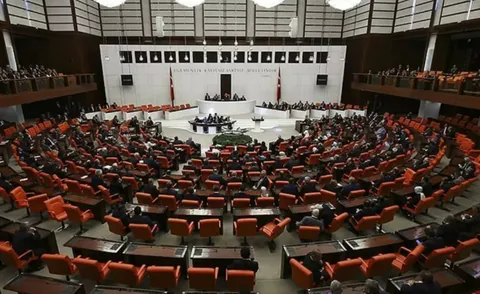 Milyonlarca Memuru İlgilendiriyor! Kanun Değişiyor: Yeni Haklar TBMM Gündeminde — haber görseli