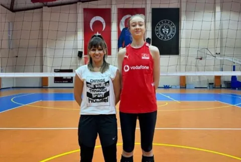 Genç Voleybolcu Minel Nefin Milli Takım Kampına Davet Edildi — haber görseli