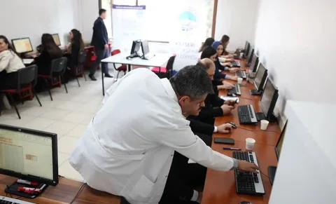 KAYMEK, Kayseri Ticaret Odası'na Mesleki Eğitim Desteği Sağladı: Ofis Programlarında Uzmanlaştırdı — haber görseli