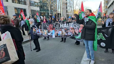 Brüksel'de Filistin'e Destek Gösterisi Düzenlendi — haber görseli