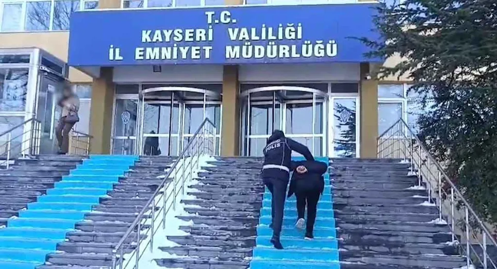 8 Yıl Hapis Cezasıyla Aranan Hükümlü Kayseri’de Sığınakta Yakalandı — haber görseli