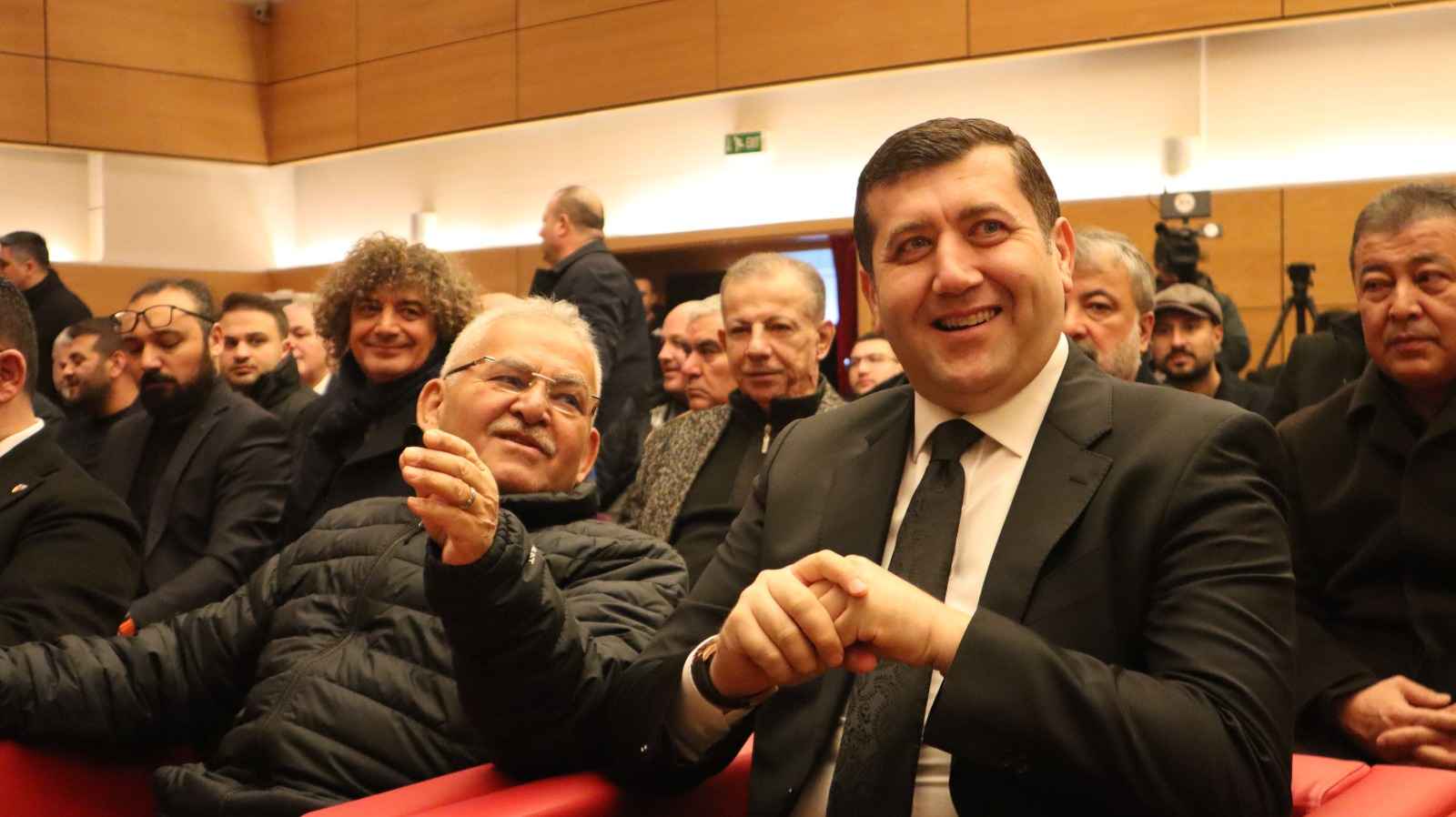 kayserisporun-olaganustu-genel-kurulunda-mevcut-baskan-nurettin-acikalin-tek-liste-ile-girdigi-secimde-yeniden-baskan-secilerek-guven-tazeledi