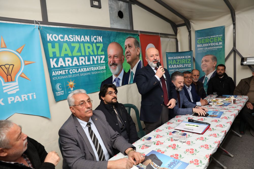 Kocasinan Belediye Başkanı ve Başkan Adayı Ahmet Çolakbayrakdar, Zümrüt ve Fevziçakmak Mahallesi’ni ziyaret edip, bölge sakinleriyle bir araya geldi.