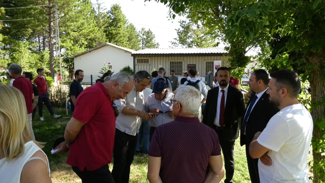 Anadolu’da en büyük ticaret merkezi olarak tanınan Kültepe Kaniş-Karum bölgesinde yürütülen arkeolojik kazılar devam ederken, 12 farklı ülkeden 30’dan fazla üniversite ve yaklaşık 75 bilim adamının katılımıyla 6’ncı Uluslararası Kültepe Toplantısı da bugü