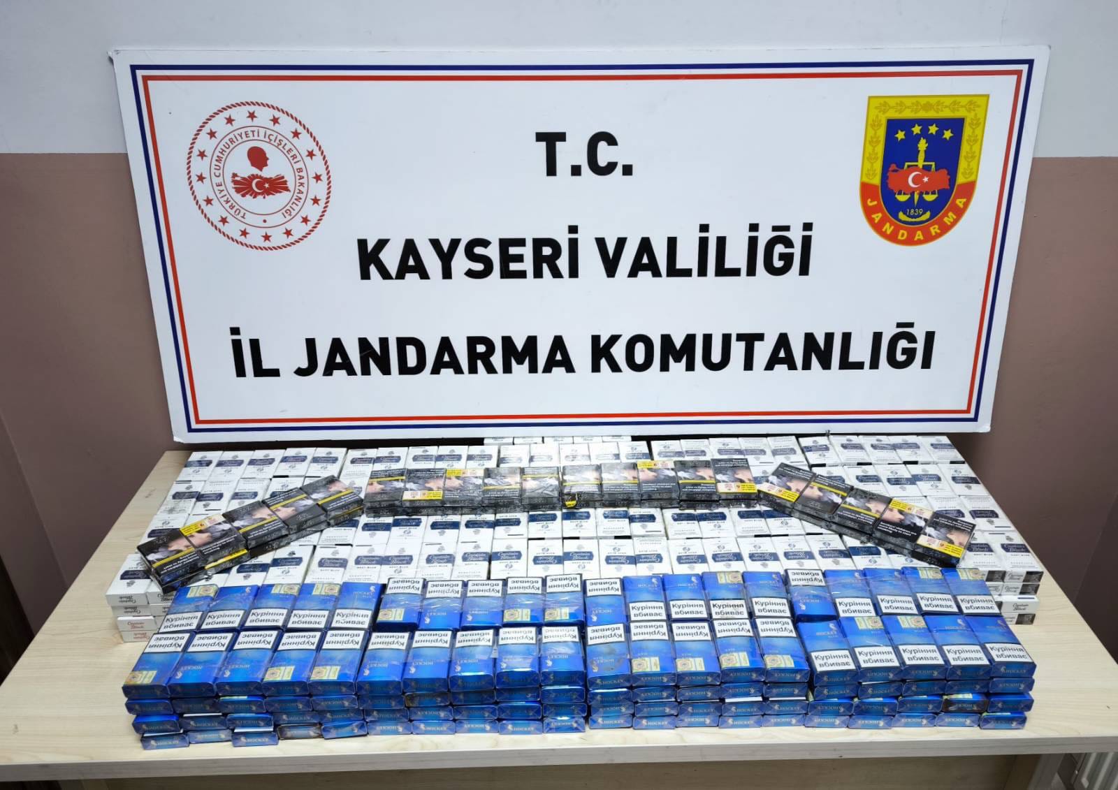 Kayseri’de Kaçakçılığa Geçit Yok! TIR’dan 619 Paket Kaçak Sigara Çıktı