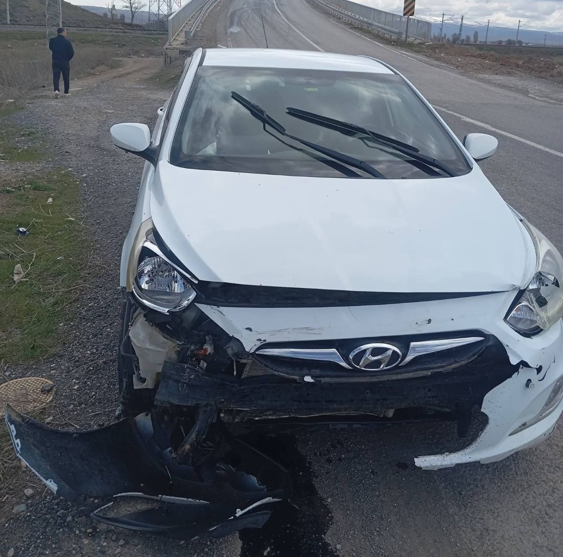 Sarıoğlan'da Maddi Hasarlı Kaza 