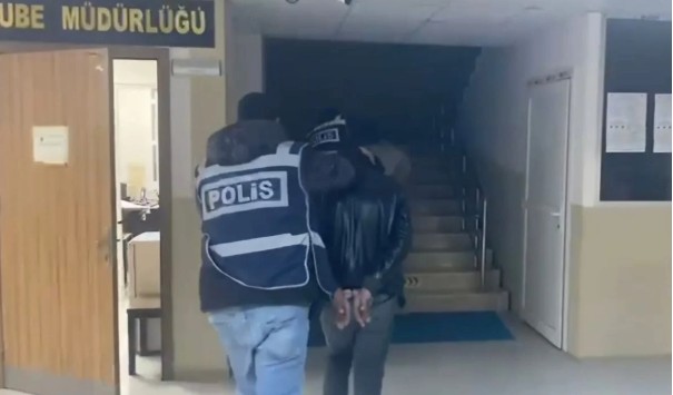 Hatay’da Oto Hırsızları Yakalandı! Şüphelinin Suç Kaydı Dikkat Çekti