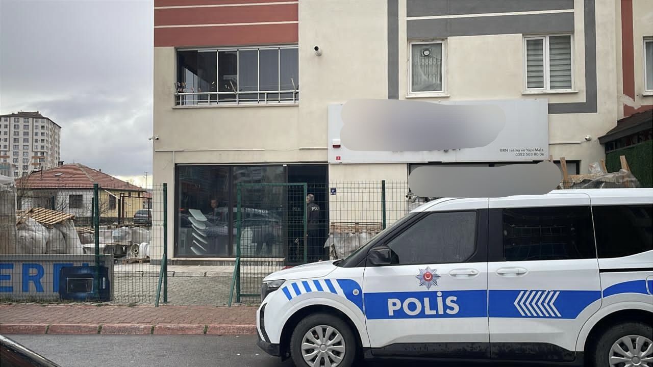 Son Dakika... Sokak Ortasında Dehşet! Tartıştığı Kişiyi Bıçakladı