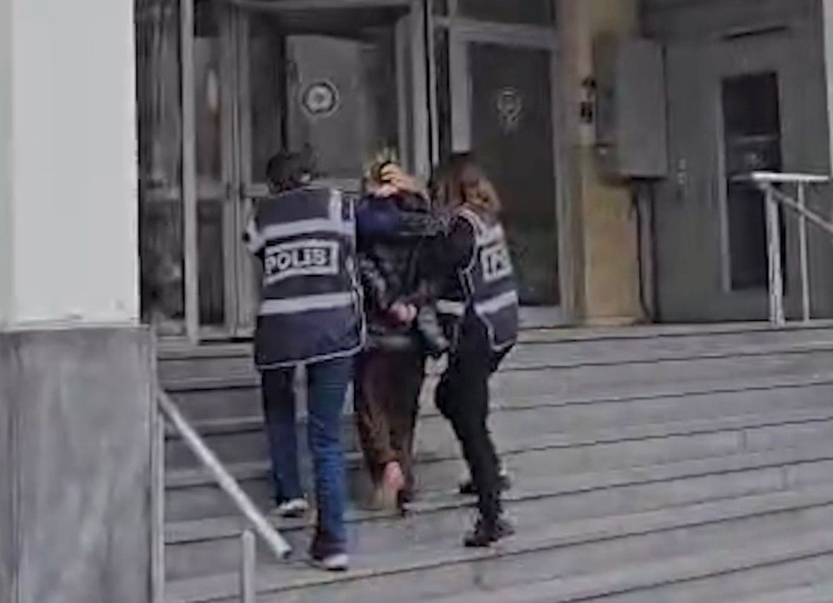 Kayseri'de Hırsızlık Suçundan Aranan 3 Kadın Hükümlü Yakalandı
