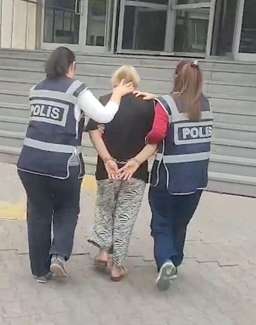 Hırsızlık Suçundan 70 Yıl Hapis Cezası Bulunan Firari Kadın, Yakalandı