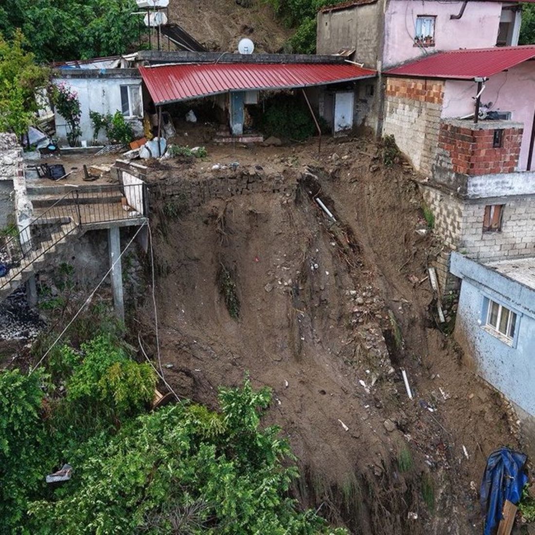 Hatay Antakya'da Sağanak Felakete Yol Açtı: Ev Çöktü, 1 Ölü