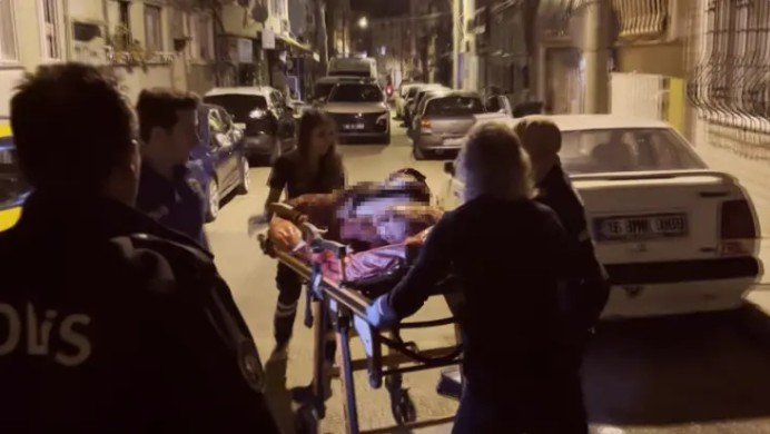 SonDakika... Bursa'da Evlat Dehşeti! Cinnet Geçiren Adam Önce Annesini Sonra Kendini Bıçakladı