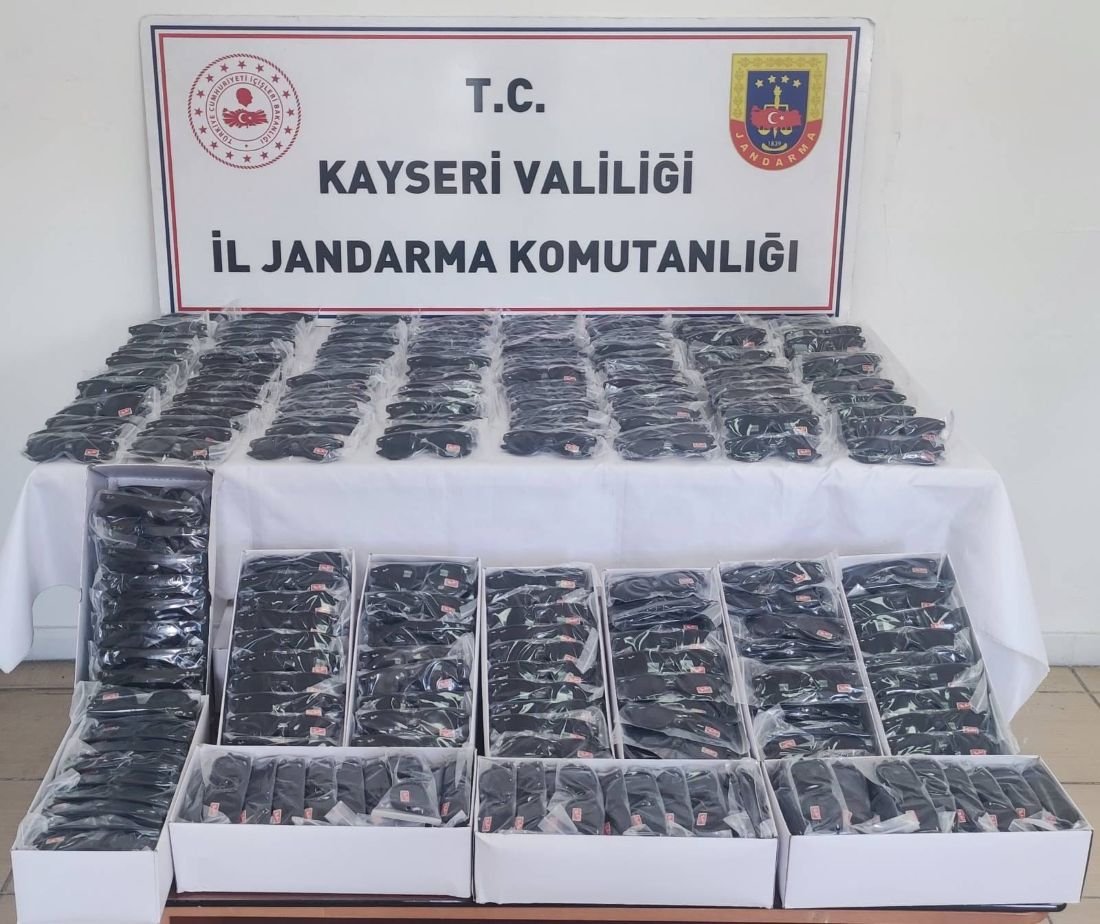  Kargo Kolisinden Servet Çıktı! Kayseri'de 3 Milyon TL'lik Kaçak Güneş Gözlüğü Yakalandı