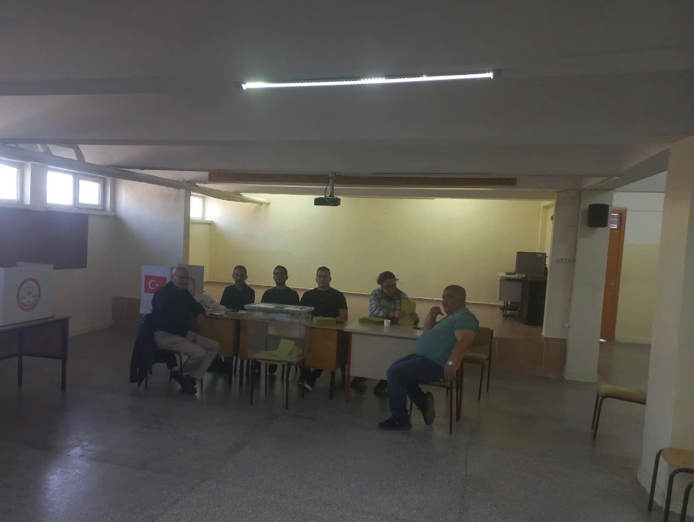 Eşinin Vefatının Ardından Aday Oldu, Muhtar Seçildi! Dervişağa Mahallesi'nde Yeni Muhtar Şule Çakmak 
