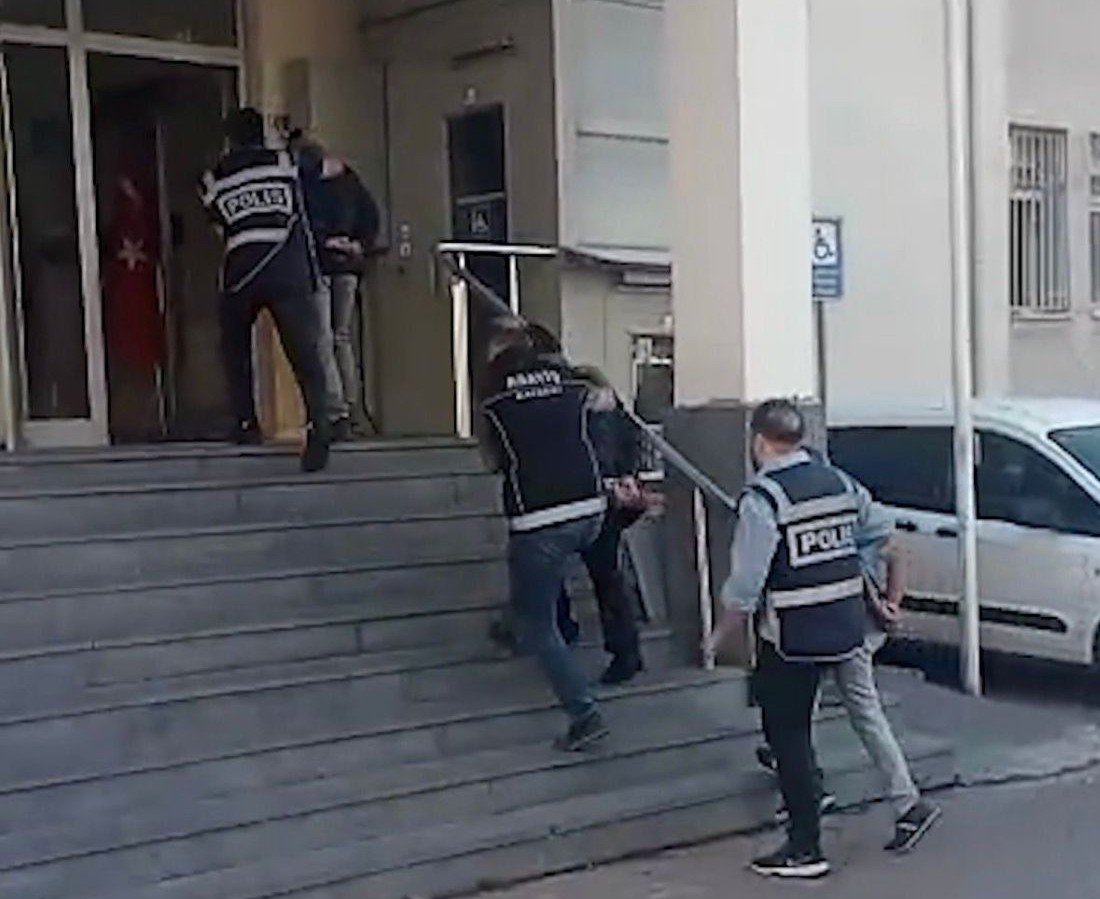 Kayseri’de Cinayet Suçundan Aranan 3 Hükümlü Yakalandı