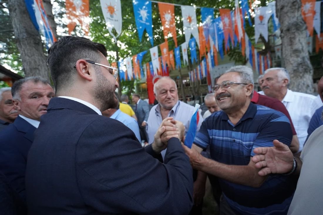 Yahyalı’da Siyasette Dikkat Çeken Hareketlilik! Anahtar Parti, İYİ Parti ve CHP’den AK Parti’ye Katılım Oldu