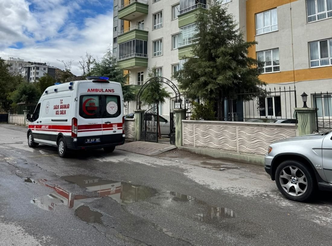 Son Saniye Kayseri! Esentepe'de Mutfak Yangını: 1 Kişi Dumandan Etkilendi