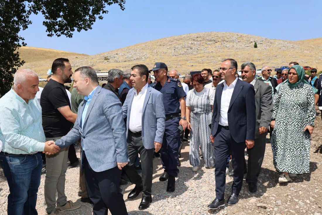 kayserinin-bunyan-ilcesinde-bu-yil-ikincisi-duzenlenen-geleneksel-tacinlilar-dayanisma-ve-muhabbet-gunu-farkli-sehirlerde-yasayan-tacinlilari-bir-araya-getirdi