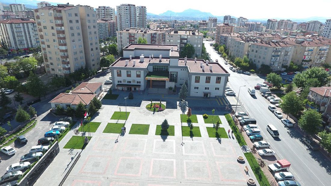 Kayseri’de yerel seçimler yaklaşırken Talas Belediye Başkanlığı için kesin aday listesi de açıklandı. Talas’ta 13 aday yarışacak.