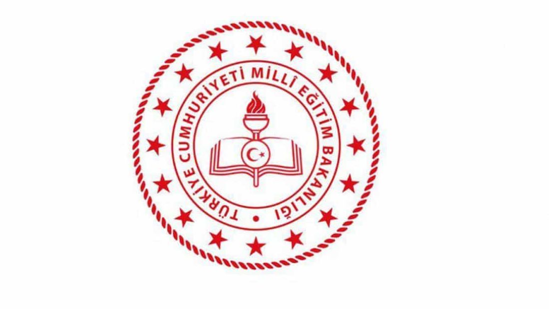 Pazar gününe denk gelen seçim nedeniyle okulların tatil edilip edilmeyeceği merak konusu oldu.MEB'den Açıklama Geldi